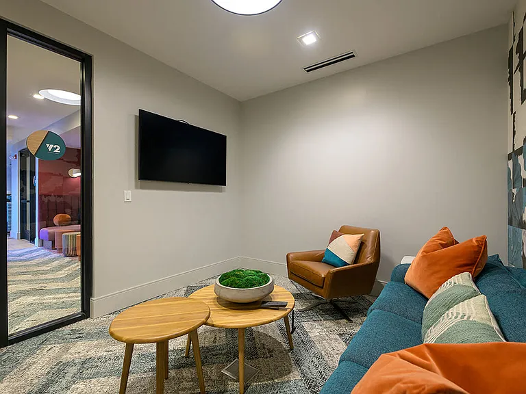 V2 Apartments — Photo 33