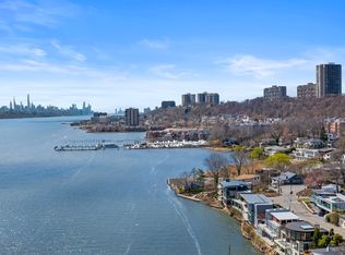 3 Shore Rd, Edgewater, NJ 07020