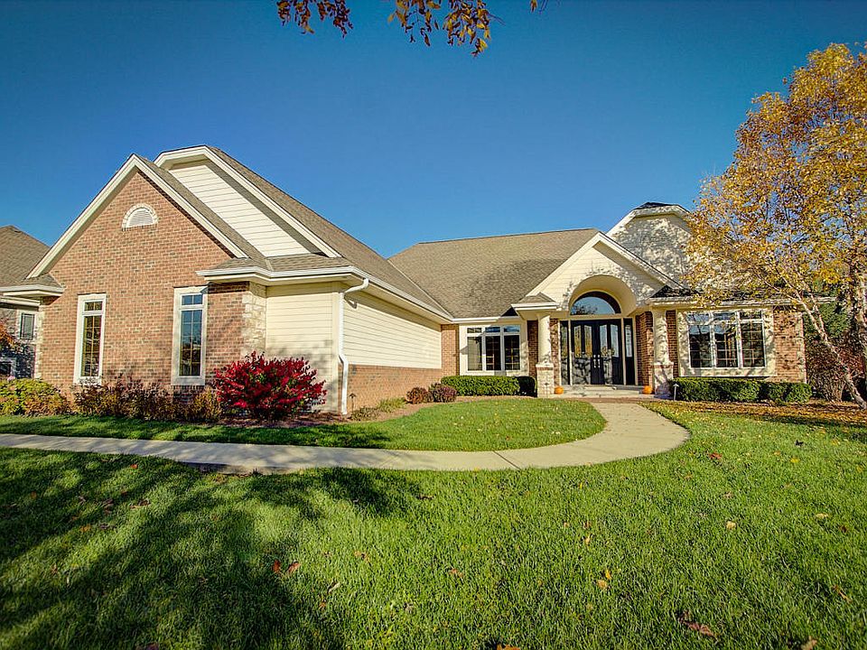 1st image of N52W21522 Golfview Dr