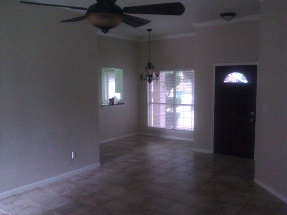 2nd image of 2406 Northlawn Dr
