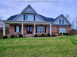 36 Waterside Cir, Ona, WV 25545