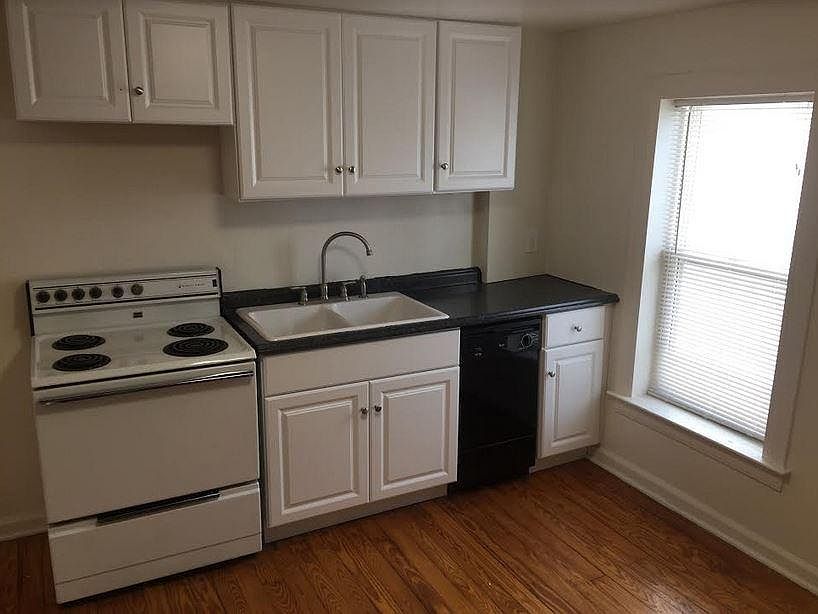 1st image of 251 E Saratoga St