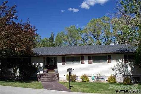 1st image of 975 Boulder Dr