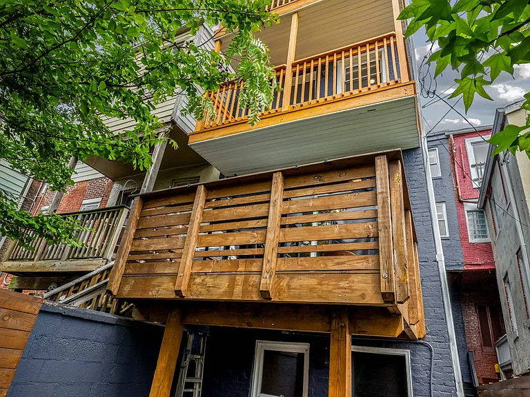 108 S Washington St — Photo 47
