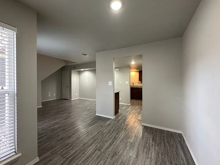 Pavilion Place Apartments — Photo 26