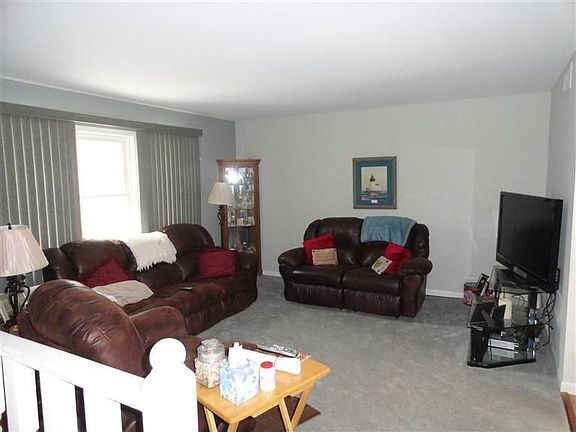 4th image of 1533 Howard Ct