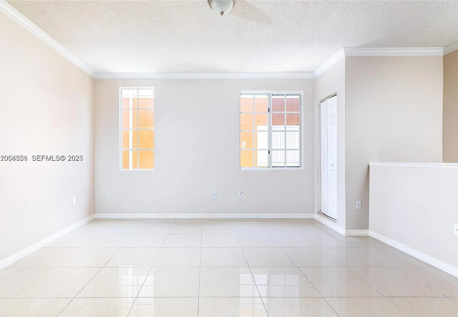 $3,200 2845 NE 185th St #906 — Photo 2