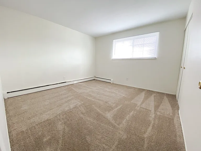 Evergreen Village Apartments & Townhouses — Photo 37