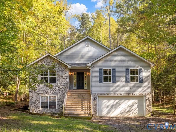 835 Eastover Pkwy, Locust Grove, VA 22508