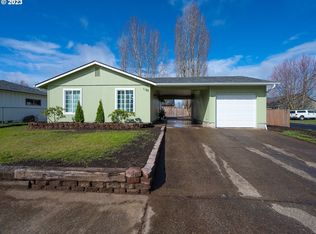 1180 Candlelight Dr, Eugene, OR 97402