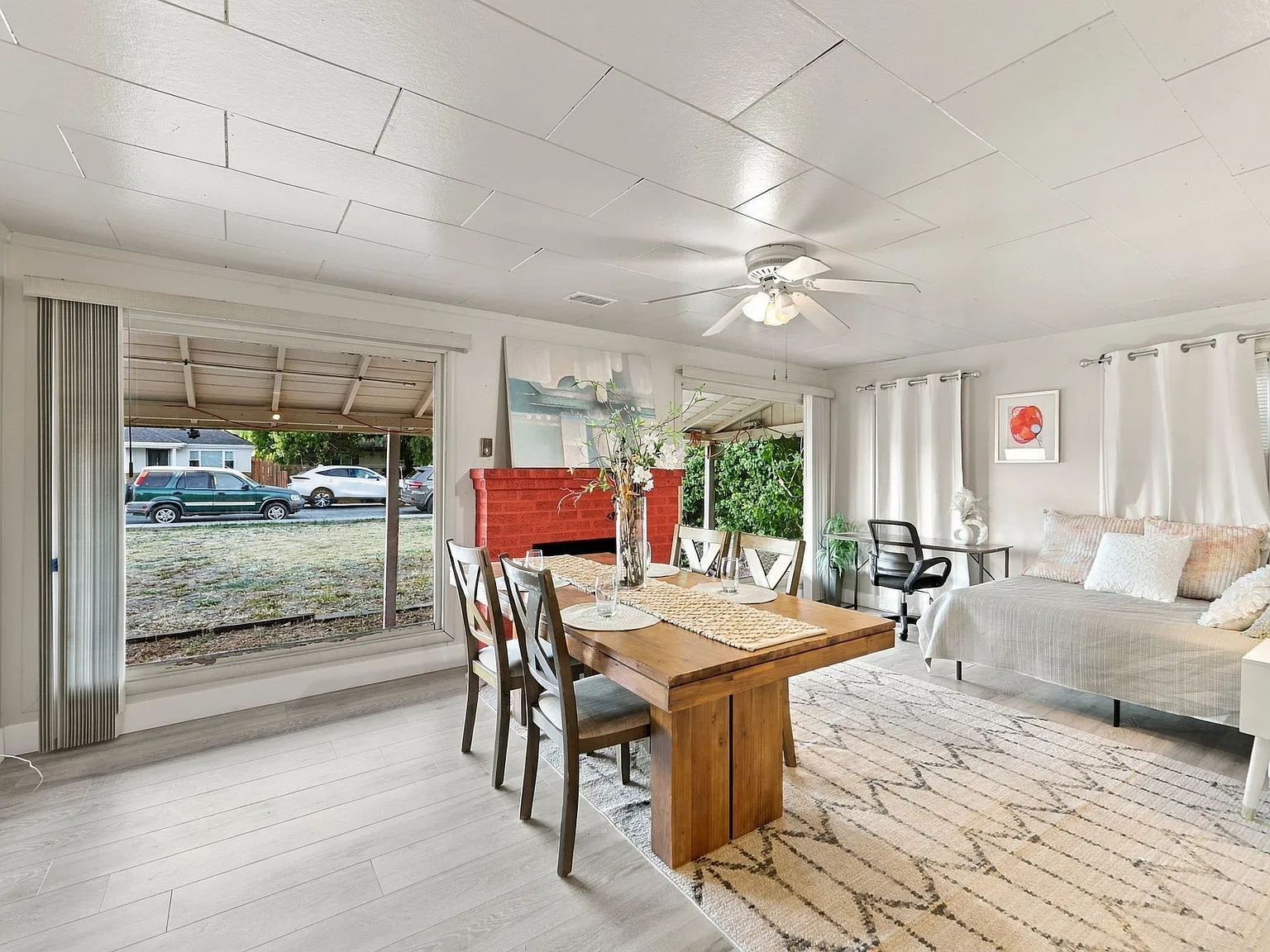 3 bed, 1208 sqft, $3,695 — Photo 1