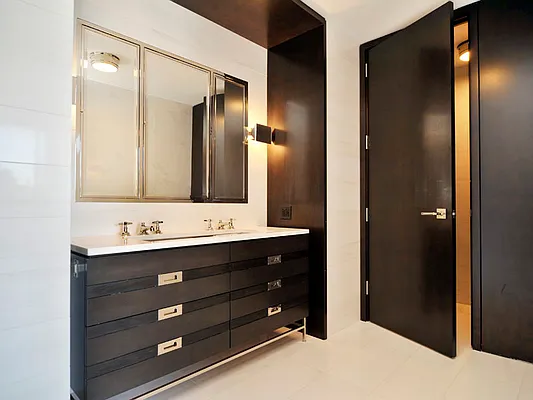 Sold by Sotheby's International Realty | media 32