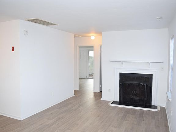 4th image of 579 Peregrine St