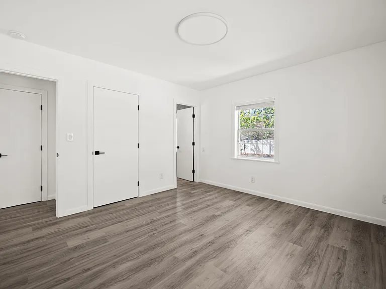 1516 Jefferson St — Photo 18