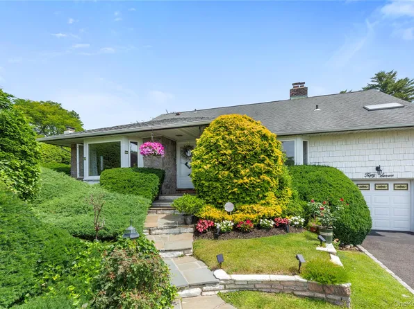 57 Merry Lane, Jericho, NY 11753