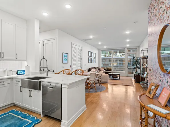 3 Somerset Ln Unit 309, Edgewater, NJ 07020