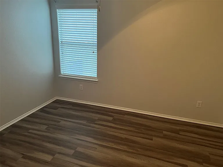 1907 Cold River Dr — Photo 26