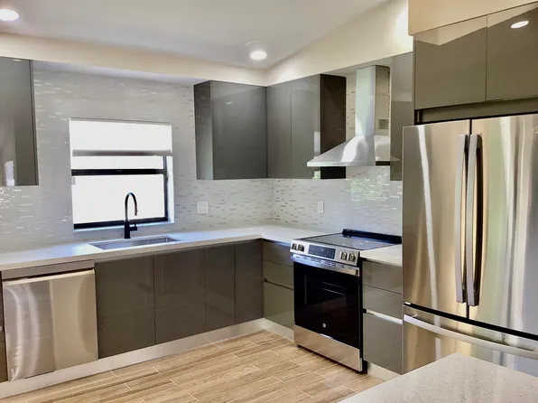 8895 Old Pine Rd #4, Boca Raton, FL 33433