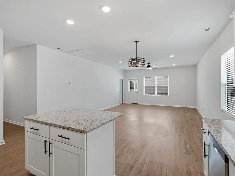 3707 Clementine Ln — Photo 12