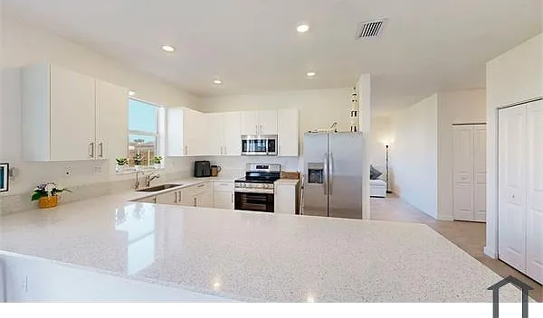 2333 SE 28th Ct — Photo 10