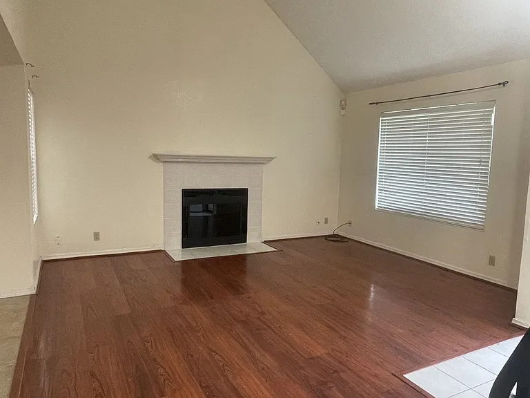 125 Serpentine Dr — Photo 3