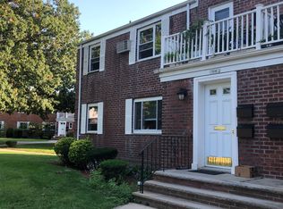 74-04 260th St #G, Glen Oaks, NY 11004