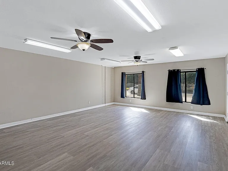 110 W Del Rio Dr — Photo 29