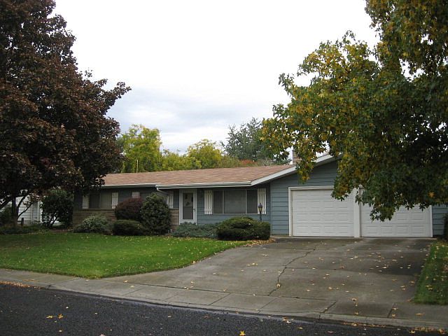 1st image of 28 NE Ivy Ln