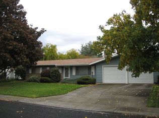 28 NE Ivy Ln, College Place, WA 99324