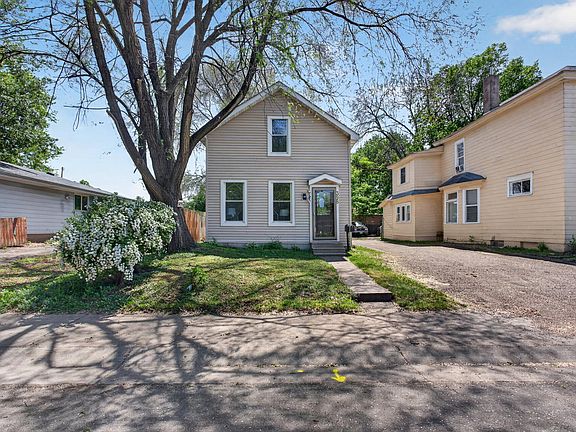 2nd image of 398 Banfil St