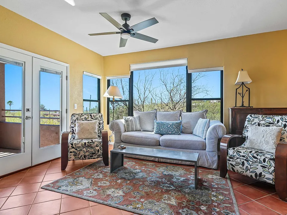 6655 N Canyon Crest Dr #2-ID1594714P