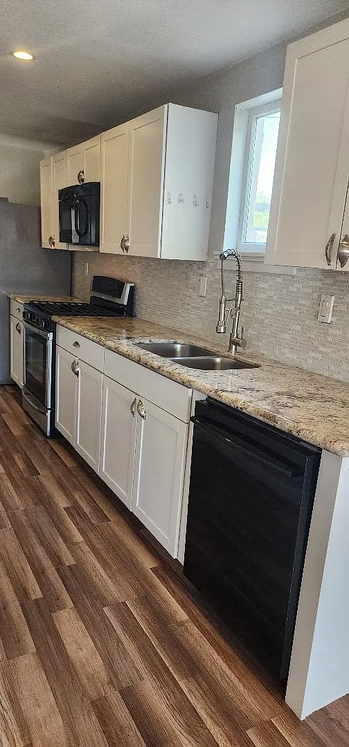 2 bed, 600 sqft, $1,300 — Photo 3