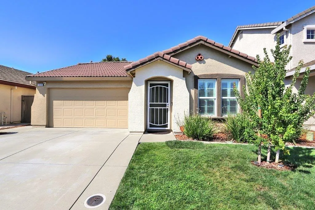 1668 Blue Beaver Way photo 1