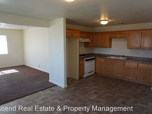 3rd image of 1304 Knotts St APT B
