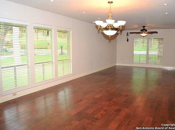 5th image of 533 Crescent Dr