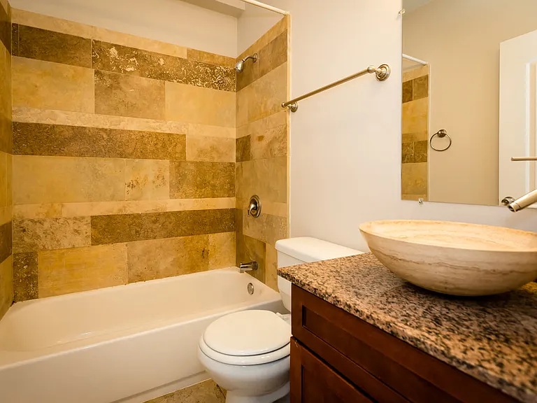2038 W Touhy Ave — Photo 6