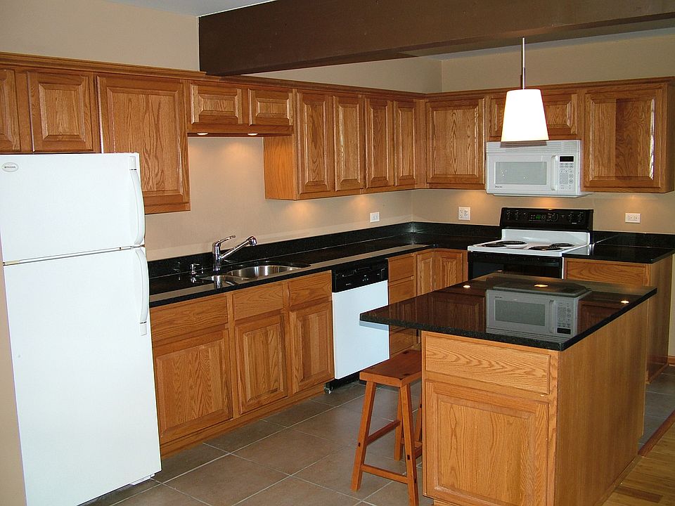1st image of 3310 Berwyn Ave Unit 222