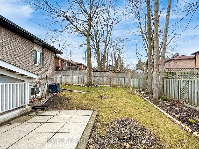 381 Leacock Dr — Photo 24