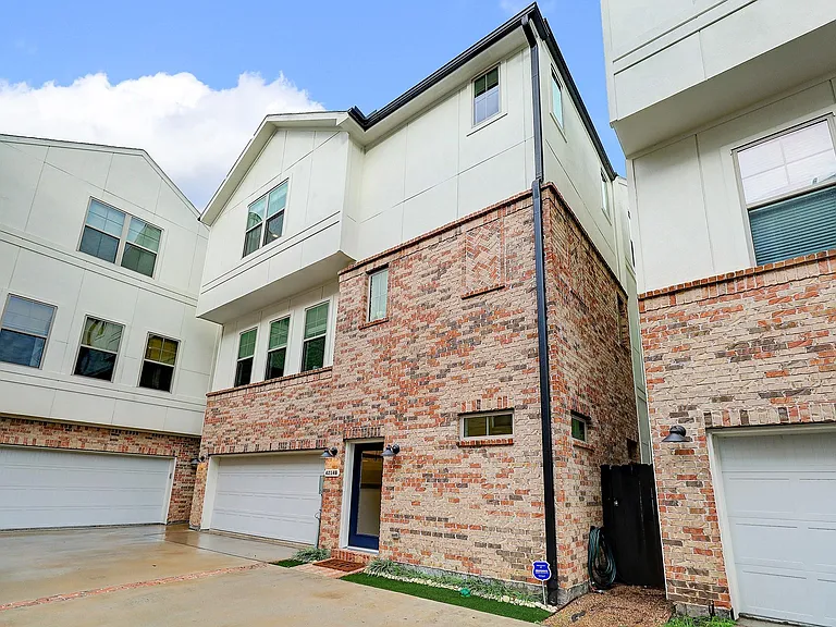4214 Eli St #B — Photo 2