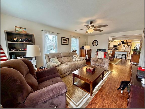 4th image of 3814 Lauria Rd