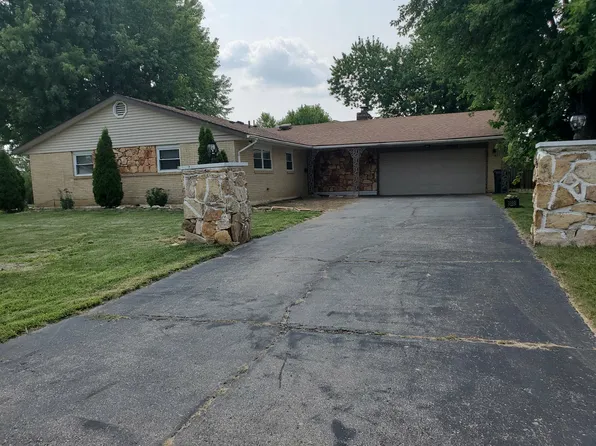 5201 Bromwick Dr, Dayton, OH 45426