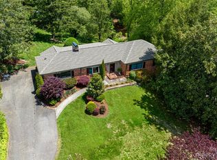 12 Club View Rd, Asheville, NC 28804