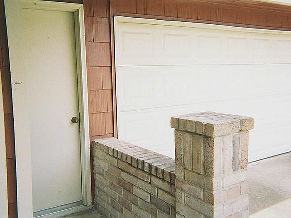3rd image of 10143 Horseshoe Bend Dr