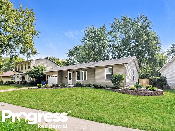 3rd image of 2710 Sherwood Dr