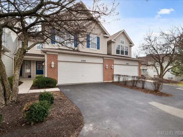 3061 Renard Ln, St Charles, IL 60175