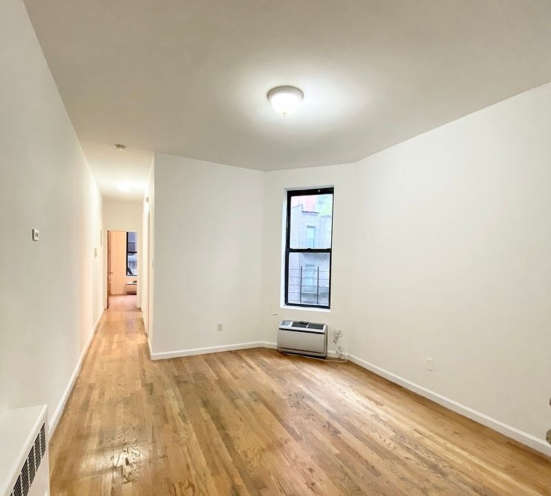 1st image of 158 E 82nd St #C4