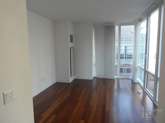 Rented by Hecht Group | media 12