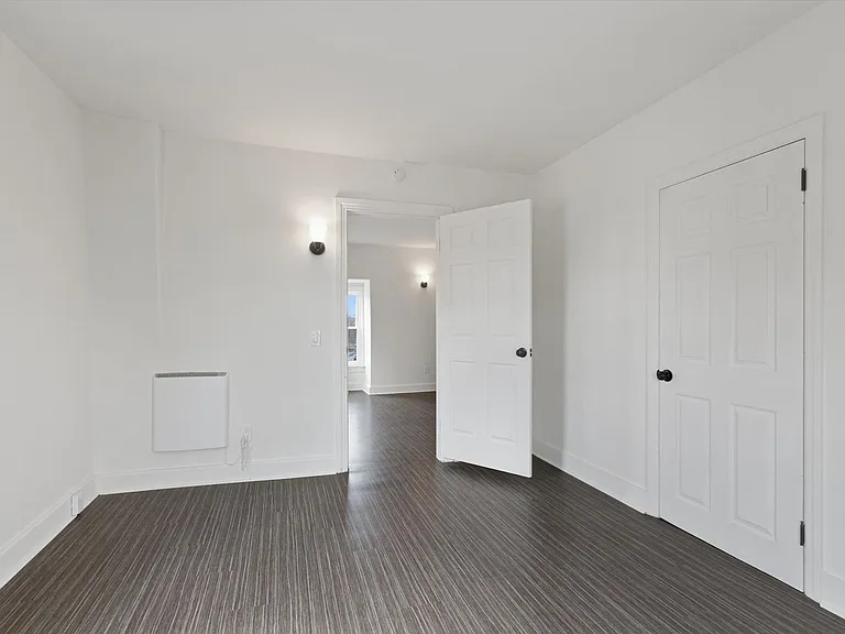 1020 N George St — Photo 23