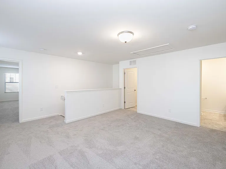 105 Luna Ln — Photo 17