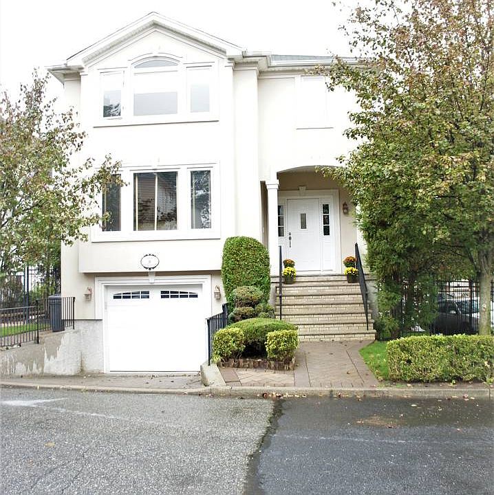 1st image of 8 Jayne Ln